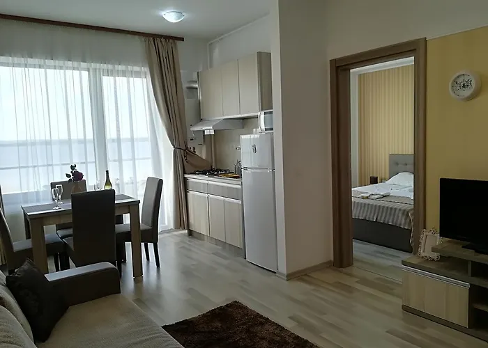 Aristocracy Summerland Apartment